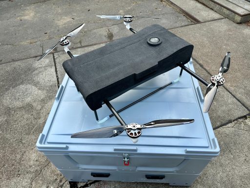 Luftkraft Technologies - TC-Hummel, on transport box